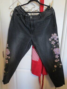 24 R Lane Bryant Stonewashed Black Embroidered Jeans